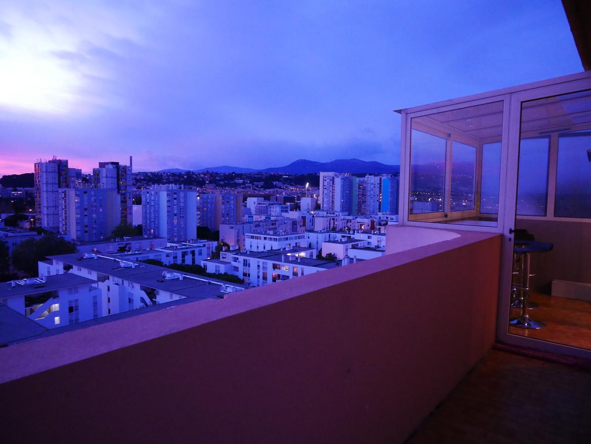 Appartement Rooftop 8 Personnes Grande Terrasse Avec Parking Quartier Aeroport Nice Bagian luar foto