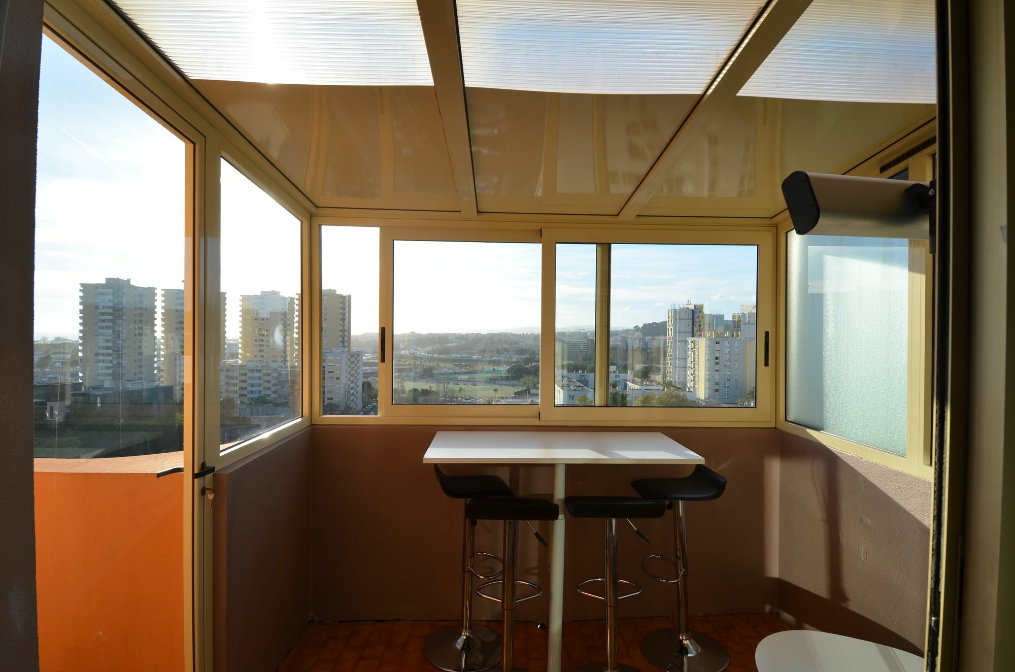 Appartement Rooftop 8 Personnes Grande Terrasse Avec Parking Quartier Aeroport Nice Bagian luar foto