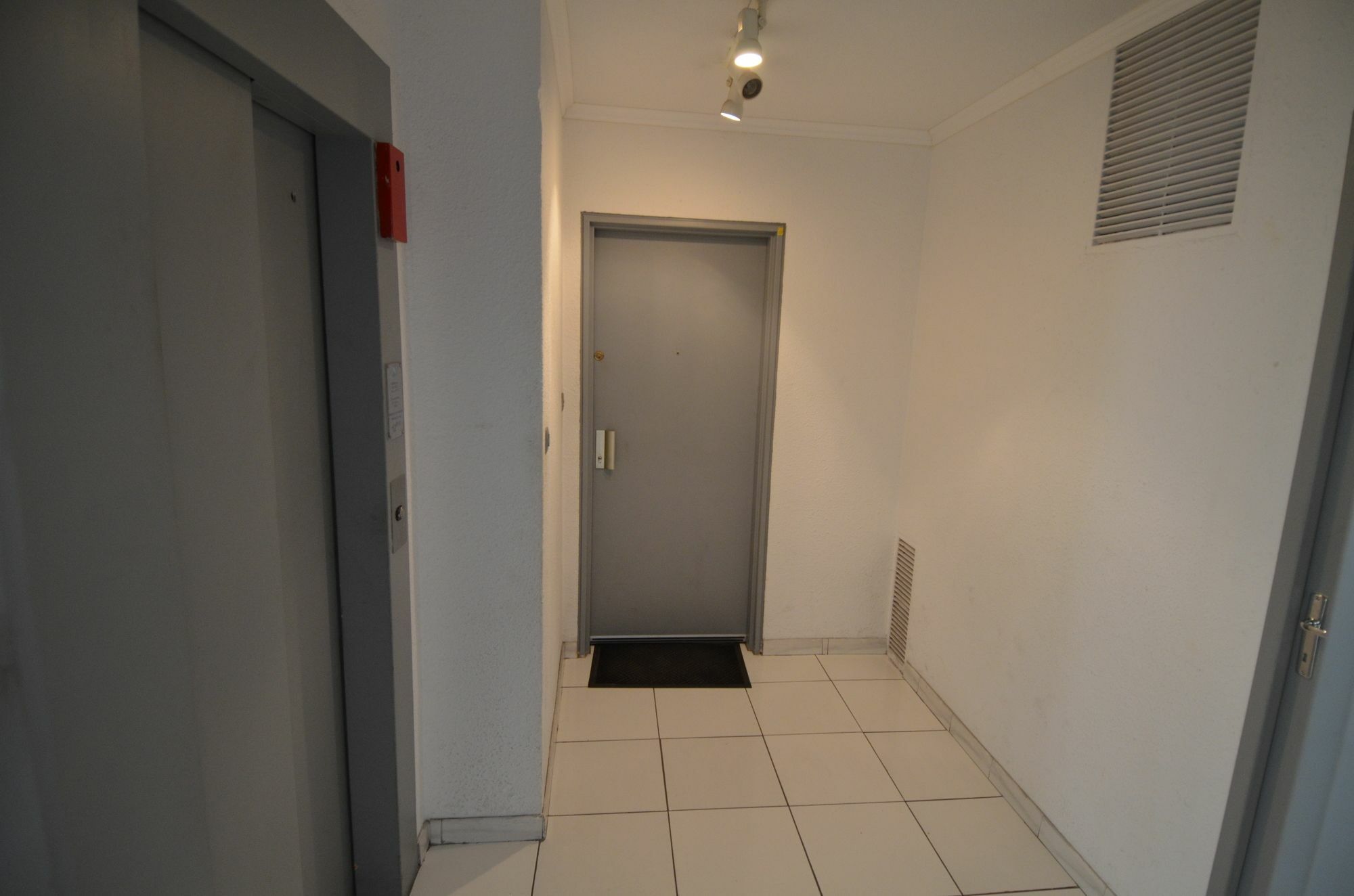 Appartement Rooftop 8 Personnes Grande Terrasse Avec Parking Quartier Aeroport Nice Bagian luar foto